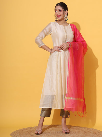 Magenta Handllom Dupatta